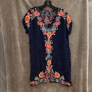 Johnny Was Navy Tunic with Floral Embroidery Size M LN